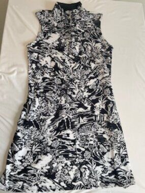 Emerald 18 Black & White Golf Dress with front quarter zip neck Size M